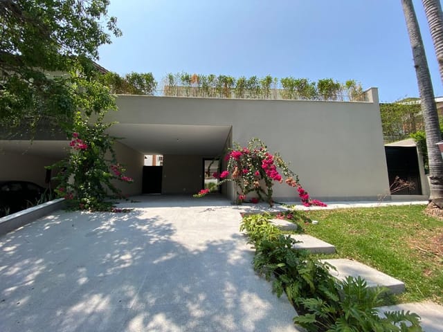 Casa com 360m² 4 quartos e 6 banheiros, à venda, no bairro Alphaville em Santana de Parnaíba