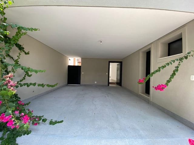 Casa com 360m² 4 quartos e 6 banheiros, à venda, no bairro Alphaville em Santana de Parnaíba