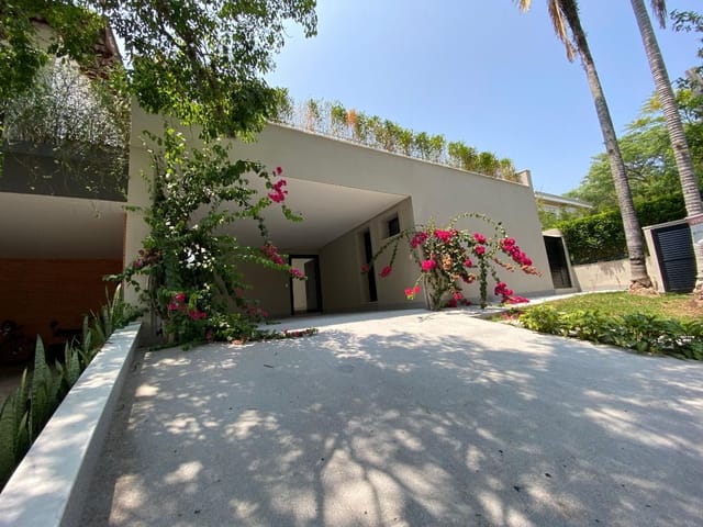 Casa com 360m² 4 quartos e 6 banheiros, à venda, no bairro Alphaville em Santana de Parnaíba