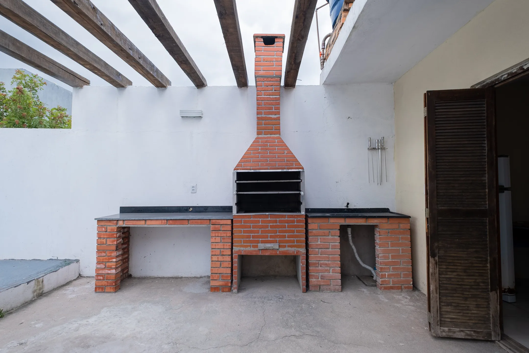 Casa Mobiliada para Locação no Laranjal: 1 Quarto, Piscina, Pátio Gradeado e Vaga de Garagem em um Ambiente Aconchegante - 10