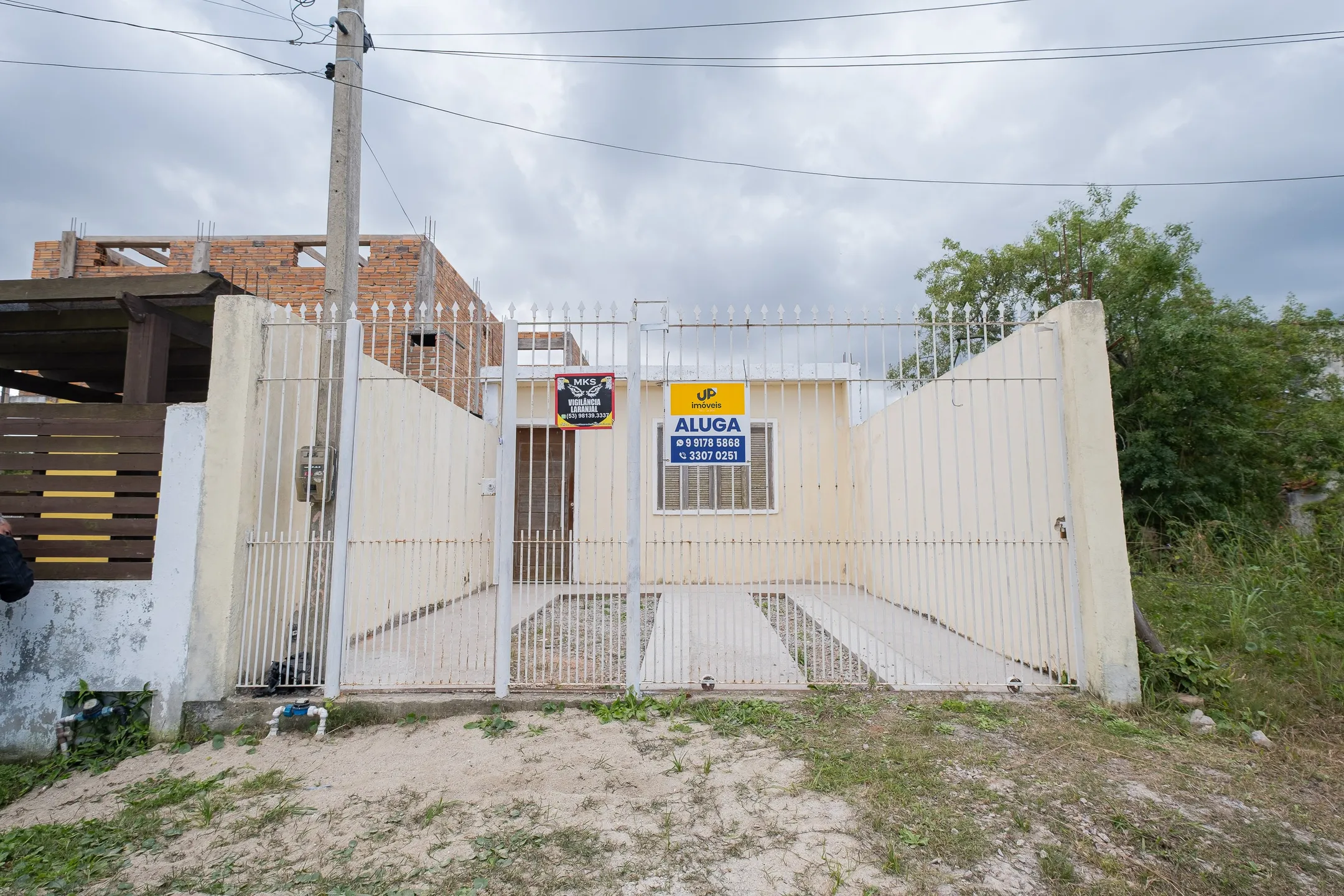Casa Mobiliada para Locação no Laranjal: 1 Quarto, Piscina, Pátio Gradeado e Vaga de Garagem em um Ambiente Aconchegante - 12