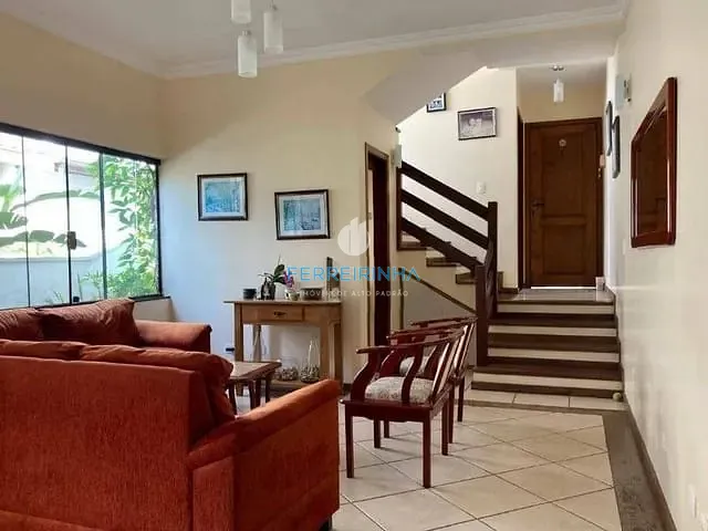 Casa com 250m² 3 quartos e 2 banheiros, à venda, no bairro Urbanova em São José dos Campos