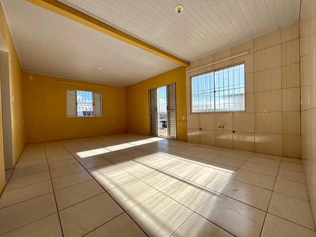 Casa com 173m² 2 quartos e 2 banheiros, à venda ou para alugar, no bairro Três Vendas em Pelotas