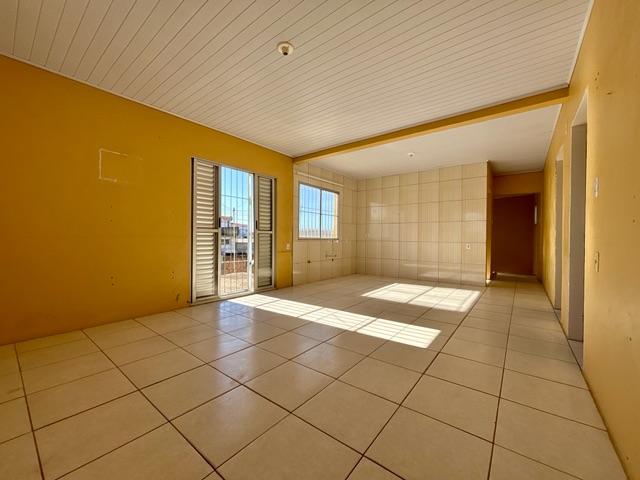 Casa com 173m² 2 quartos e 2 banheiros, à venda ou para alugar, no bairro Três Vendas em Pelotas