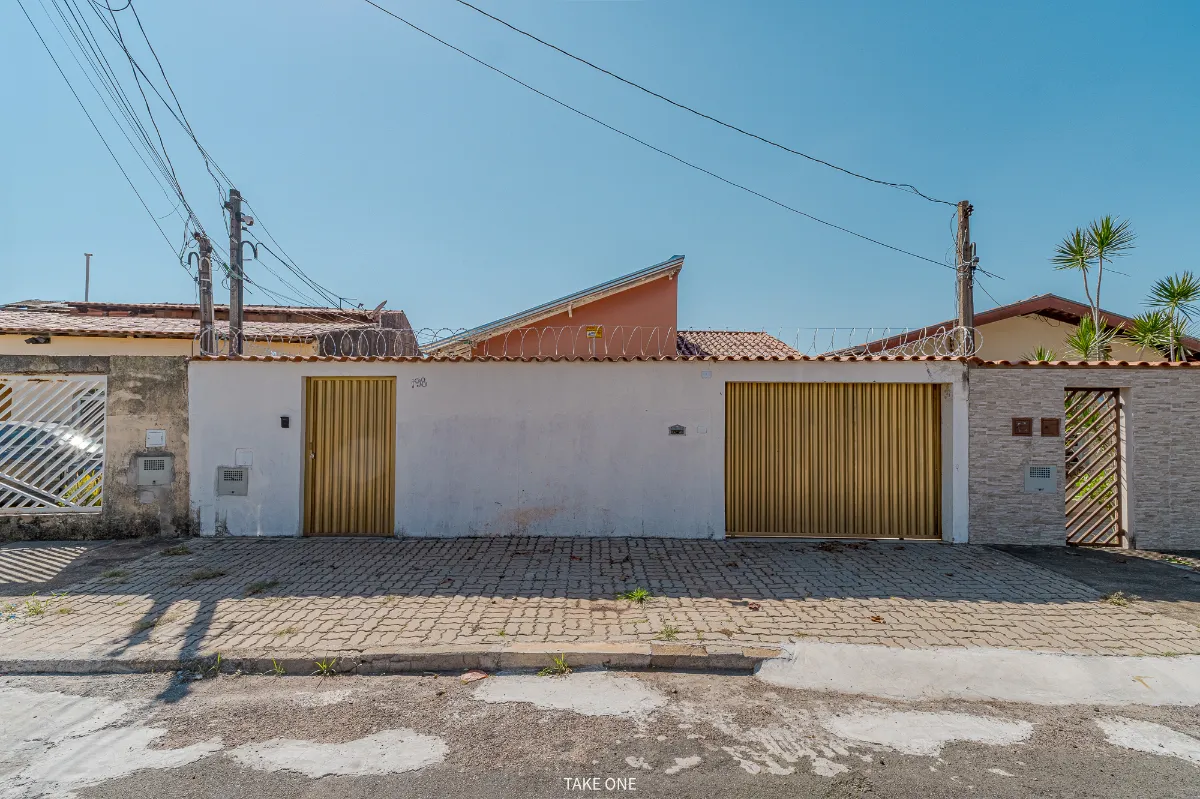 Casa para venda em Jardim América com 5 quartos, sendo 1 suíte, 158m²