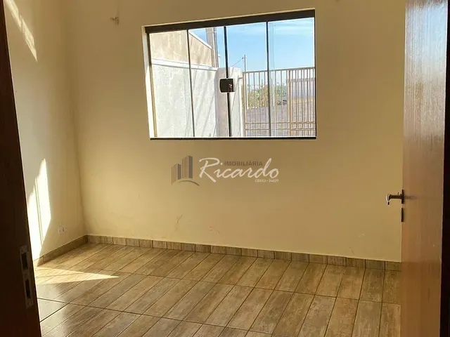 Casa com 125m² 2 quartos e 1 banheiro, à venda, no bairro Loteamento Metropolitam em Arapongas