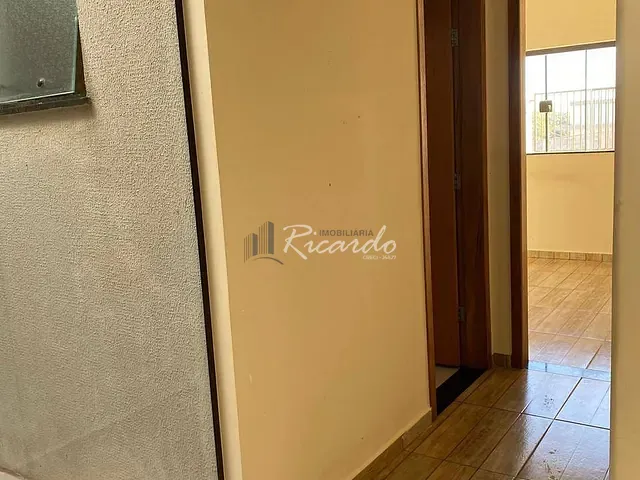 Casa com 125m² 2 quartos e 1 banheiro, à venda, no bairro Loteamento Metropolitam em Arapongas