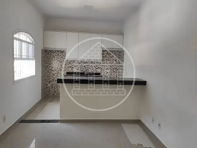 Casa com 250m² 3 quartos e 3 banheiros, para alugar, no bairro Jardim das Imbuias em São Paulo