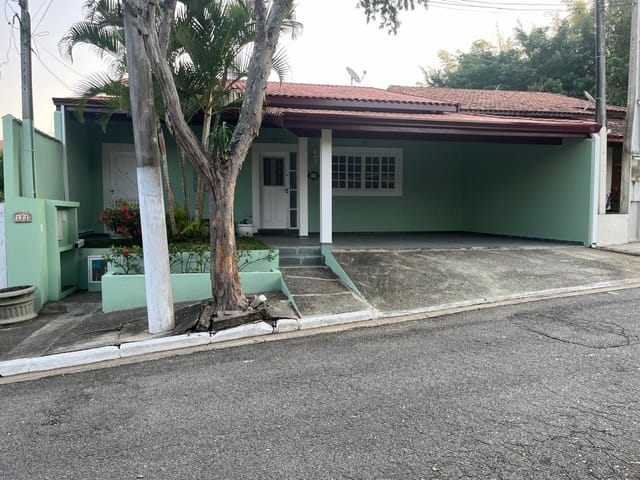 Casa com 250m² 3 quartos e 3 banheiros, à venda, no bairro Urbanova em São José dos Campos