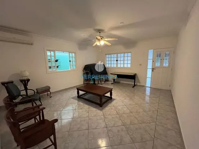 Casa com 250m² 3 quartos e 3 banheiros, à venda, no bairro Urbanova em São José dos Campos