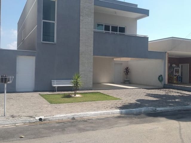 Casa com 300m² 6 quartos e 6 banheiros, à venda, no bairro Bairro do Grama em Caçapava