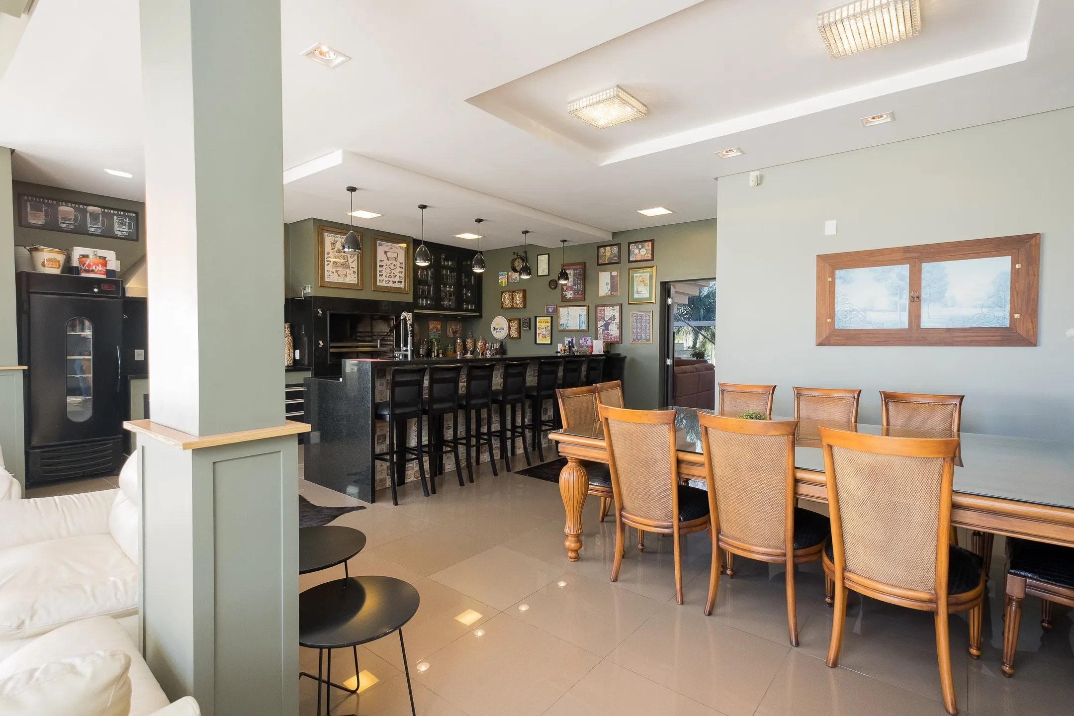 Casa à venda no Lagos de São Gonçalo, Pelotas - 363 m², 4 quartos (sendo 3 suítes), móveis planejados de alta qualidade, lareira e área gourmet com piscina. - 12