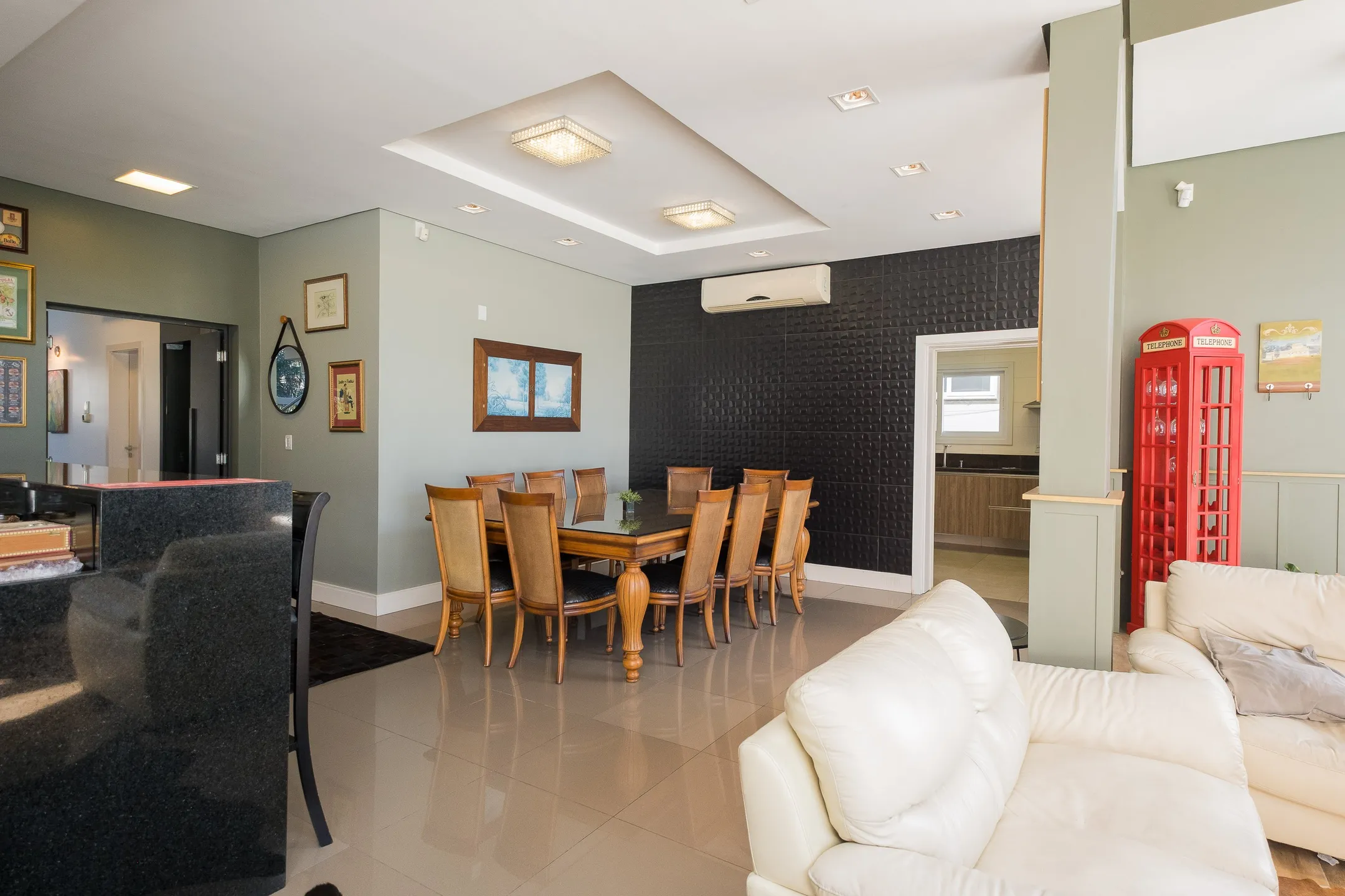 Casa à venda no Lagos de São Gonçalo, Pelotas - 363 m², 4 quartos (sendo 3 suítes), móveis planejados de alta qualidade, lareira e área gourmet com piscina. - 14