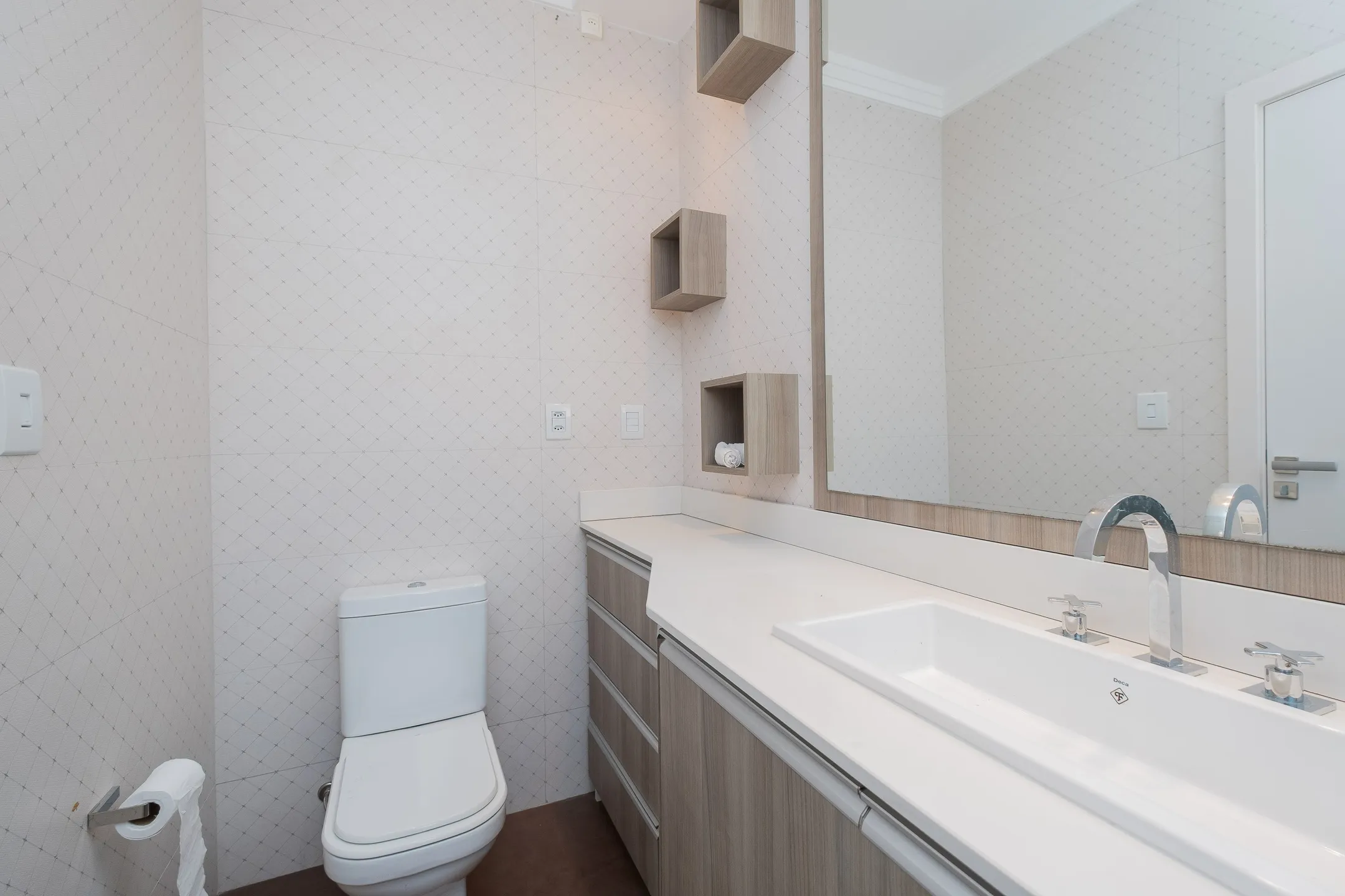 Casa à venda no Lagos de São Gonçalo, Pelotas - 363 m², 4 quartos (sendo 3 suítes), móveis planejados de alta qualidade, lareira e área gourmet com piscina. - 23