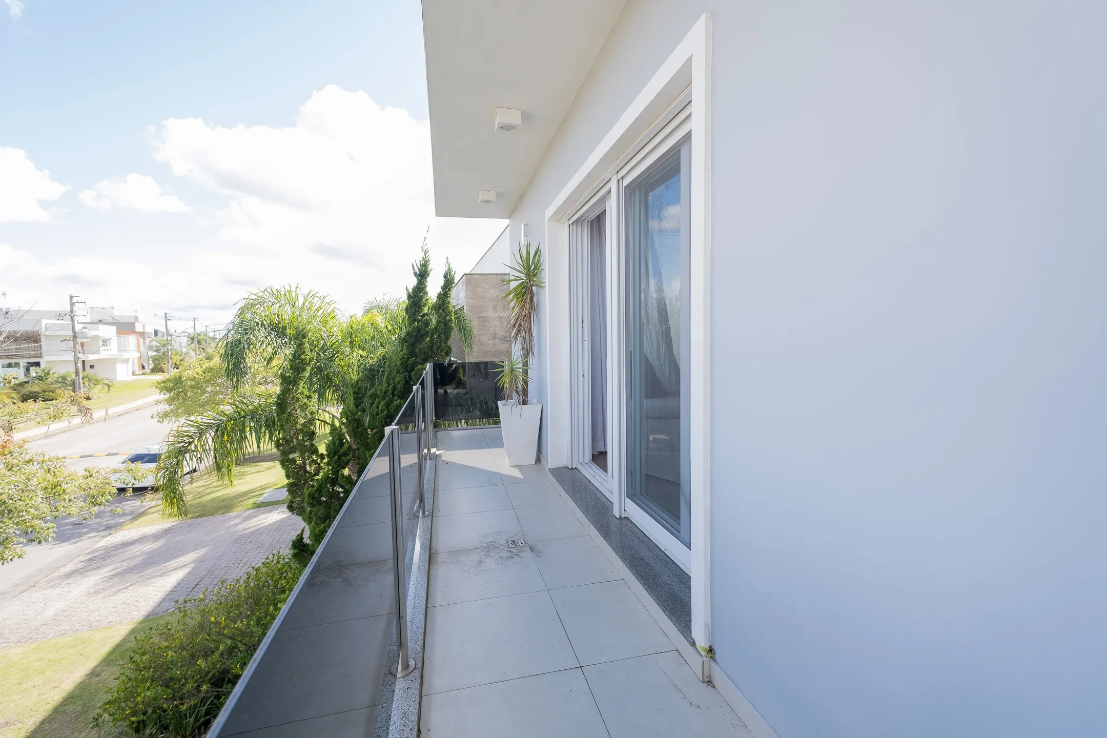 Casa à venda no Lagos de São Gonçalo, Pelotas - 363 m², 4 quartos (sendo 3 suítes), móveis planejados de alta qualidade, lareira e área gourmet com piscina. - 37
