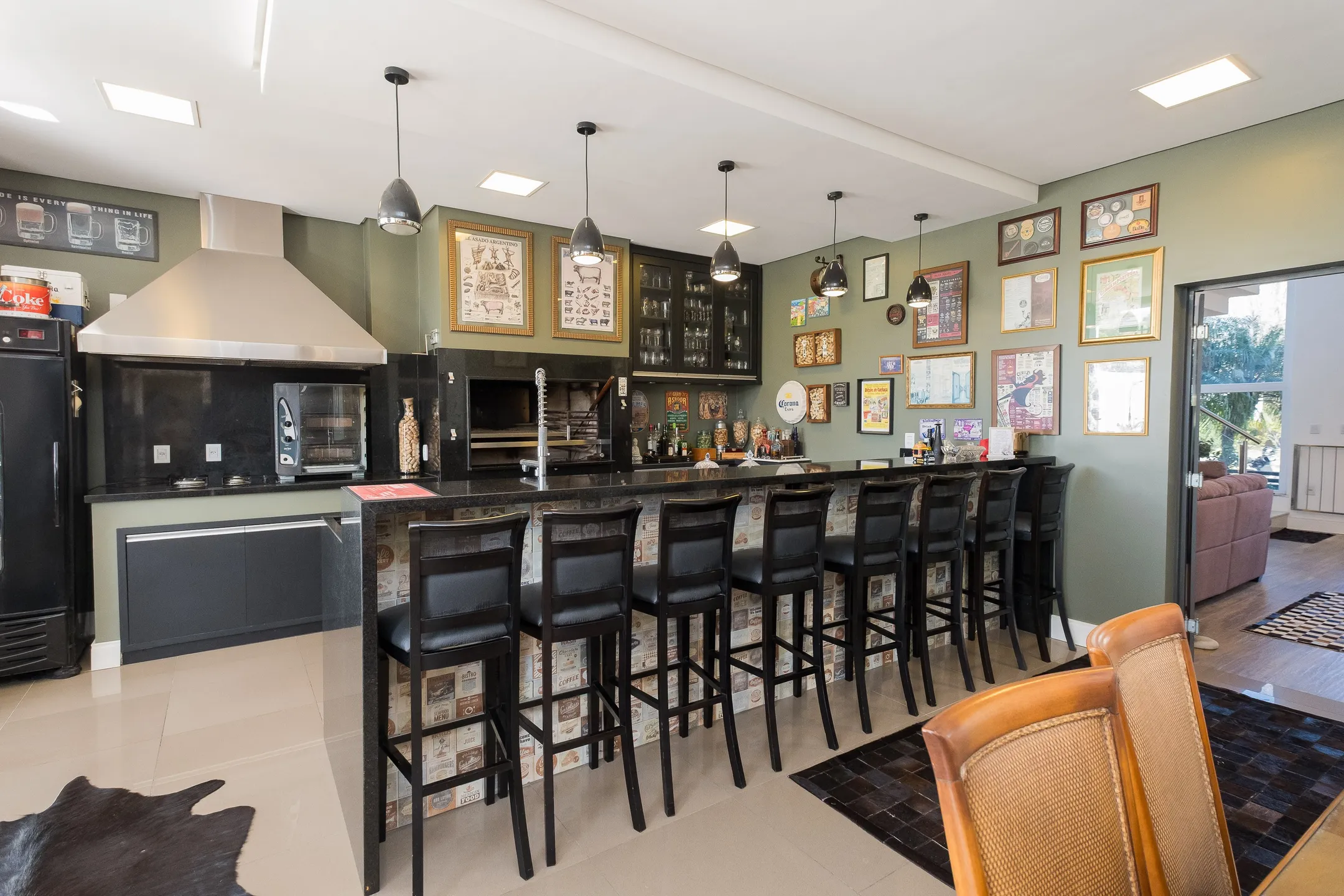 Casa à venda no Lagos de São Gonçalo, Pelotas - 363 m², 4 quartos (sendo 3 suítes), móveis planejados de alta qualidade, lareira e área gourmet com piscina. - 9