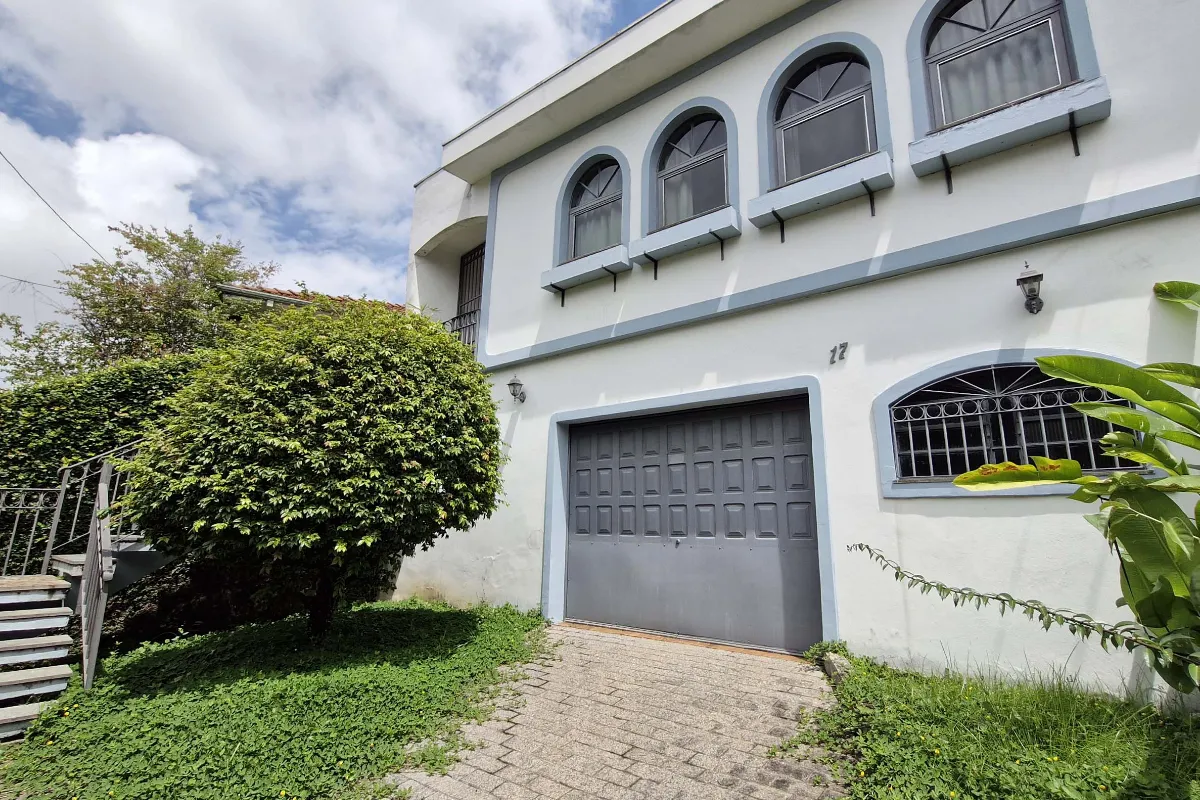 Casa para venda em Jardim Franca com 3 quartos, sendo 3 suítes, 287m²