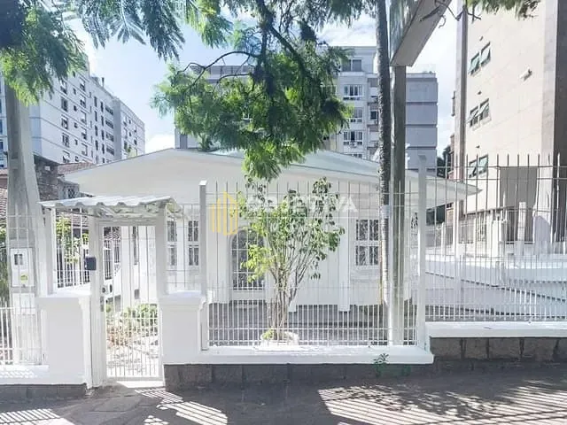 Casa para alugar, no bairro Rio Branco em Porto Alegre