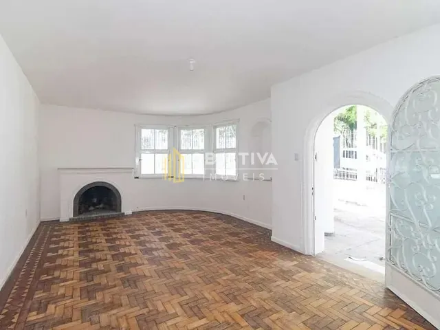 Casa para alugar, no bairro Rio Branco em Porto Alegre
