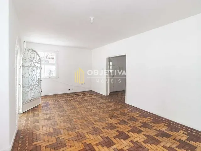 Casa para alugar, no bairro Rio Branco em Porto Alegre