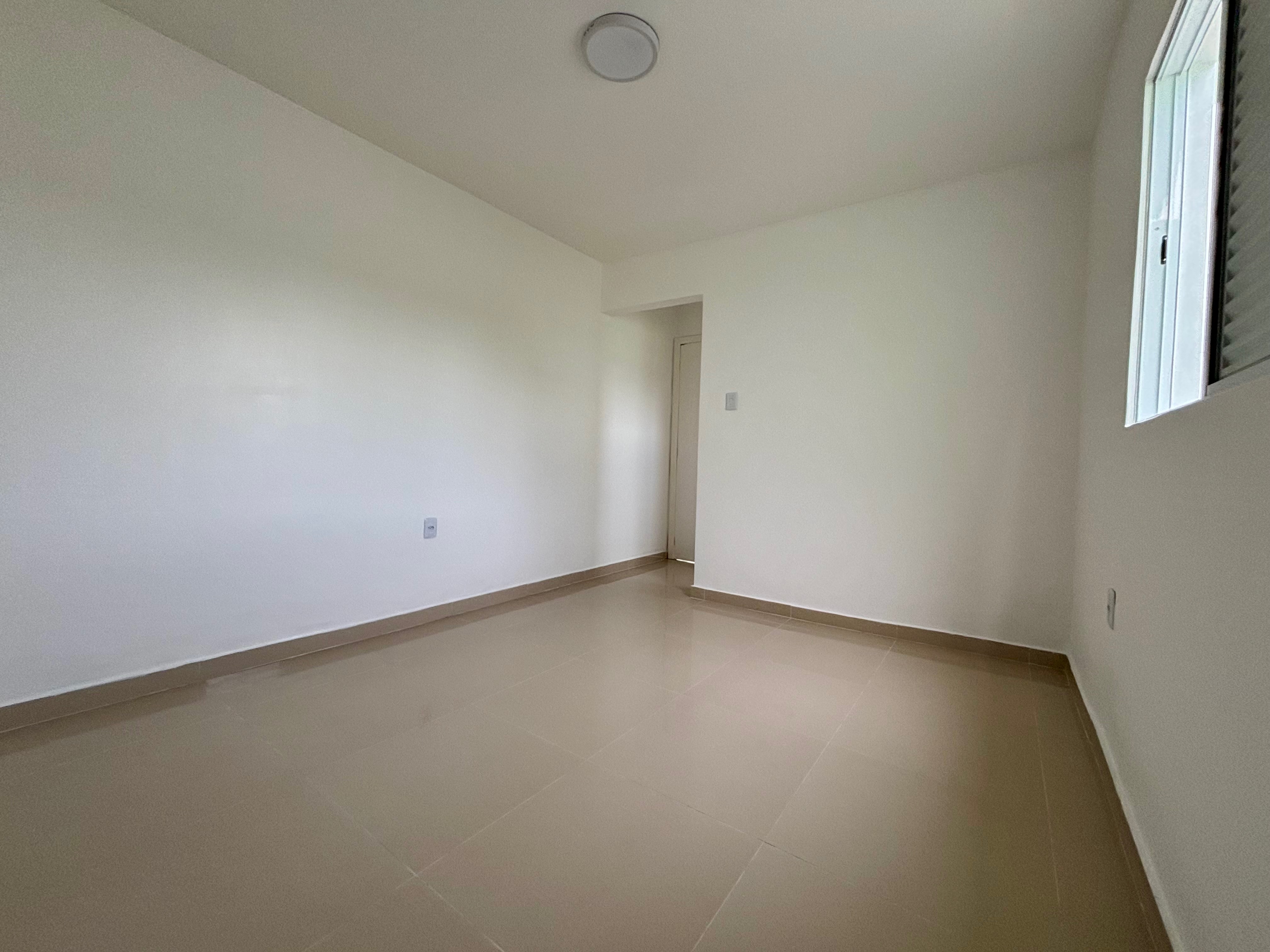 Casa reformada à venda no Arco-Íris, Areal - 61 m² , 2 quartos (sendo 1 suíte), piso porcelanato, pátio amplo e espaço para piscina. - 11