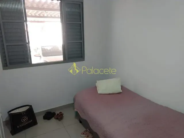 Casa com 300m² 4 quartos e 4 banheiros, à venda, no bairro Bela Vista em Pindamonhangaba