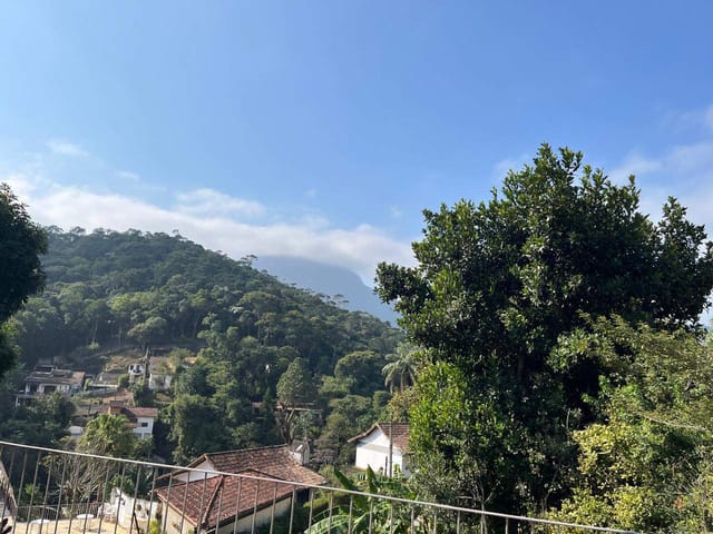 Casa com 355m² 6 quartos e 5 banheiros, à venda, no bairro Carangola em Petrópolis