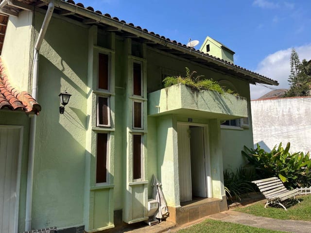 Casa com 355m² 6 quartos e 5 banheiros, à venda, no bairro Carangola em Petrópolis