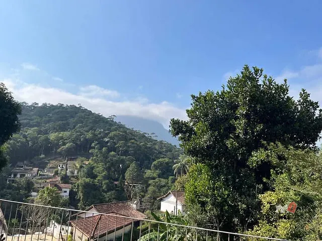 Casa com 355m² 6 quartos e 5 banheiros, à venda, no bairro Carangola em Petrópolis