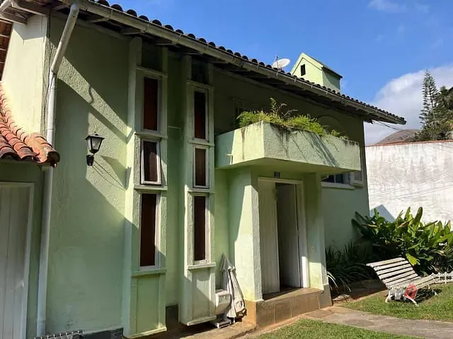 Casa com 355m² 6 quartos e 5 banheiros, à venda, no bairro Carangola em Petrópolis