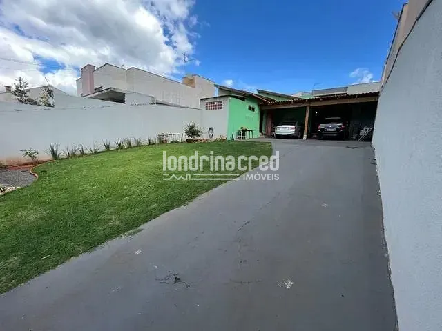 Casa com 330m² 3 quartos e 2 banheiros, à venda, no bairro Jardim Guararapes em Londrina