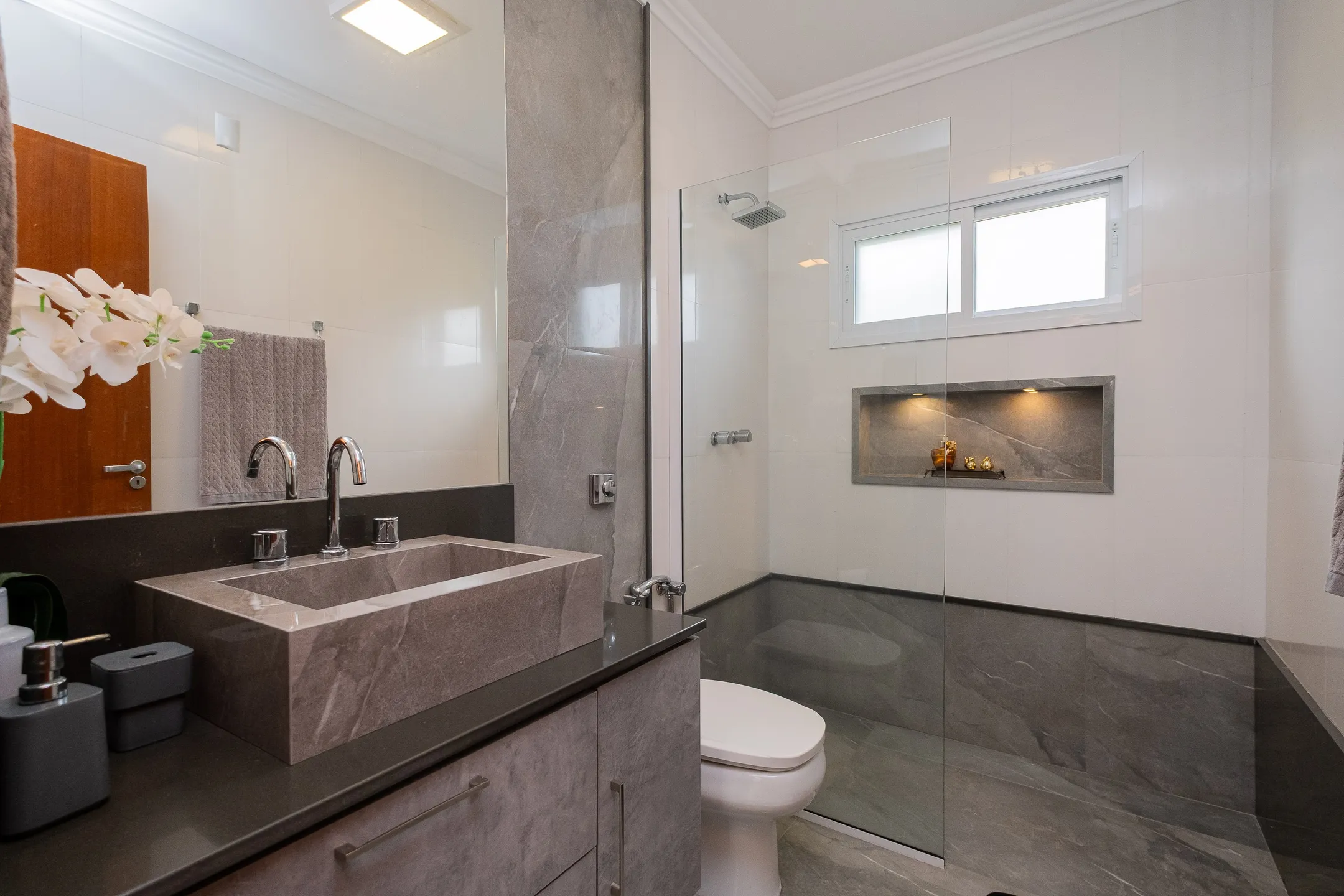 Casa mobiliada à venda no Lagos de São Gonçalo, Pelotas - 249 m², 3 quartos (sendo 2 suítes), móveis de alto padrão e área gourmet com churrasqueira. - 10