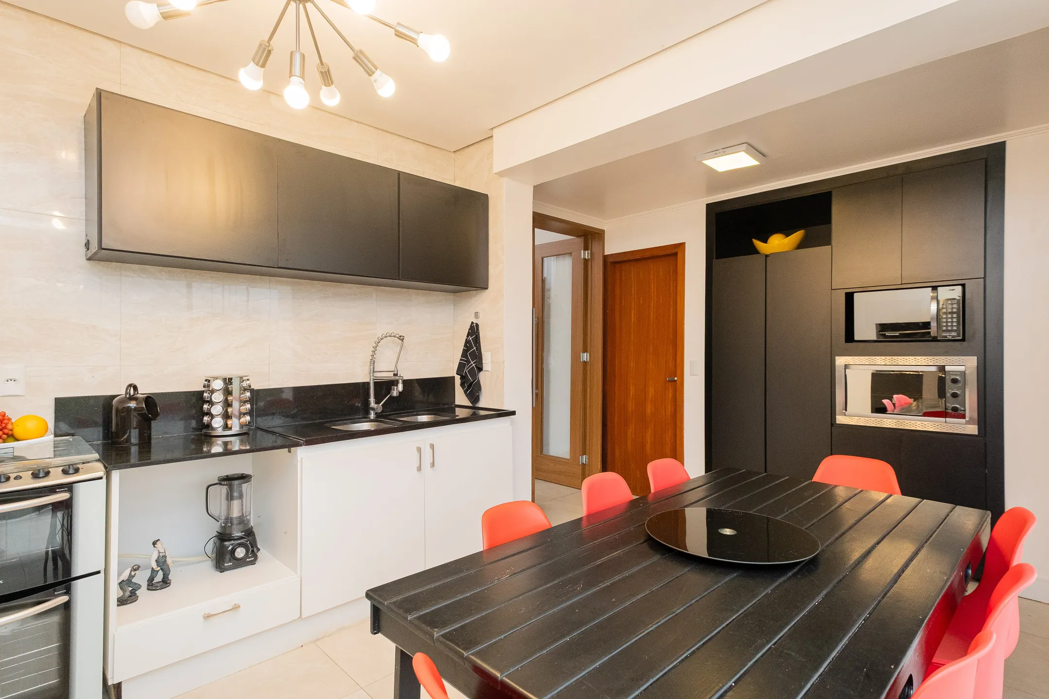 Casa mobiliada à venda no Lagos de São Gonçalo, Pelotas - 249 m², 3 quartos (sendo 2 suítes), móveis de alto padrão e área gourmet com churrasqueira. - 15