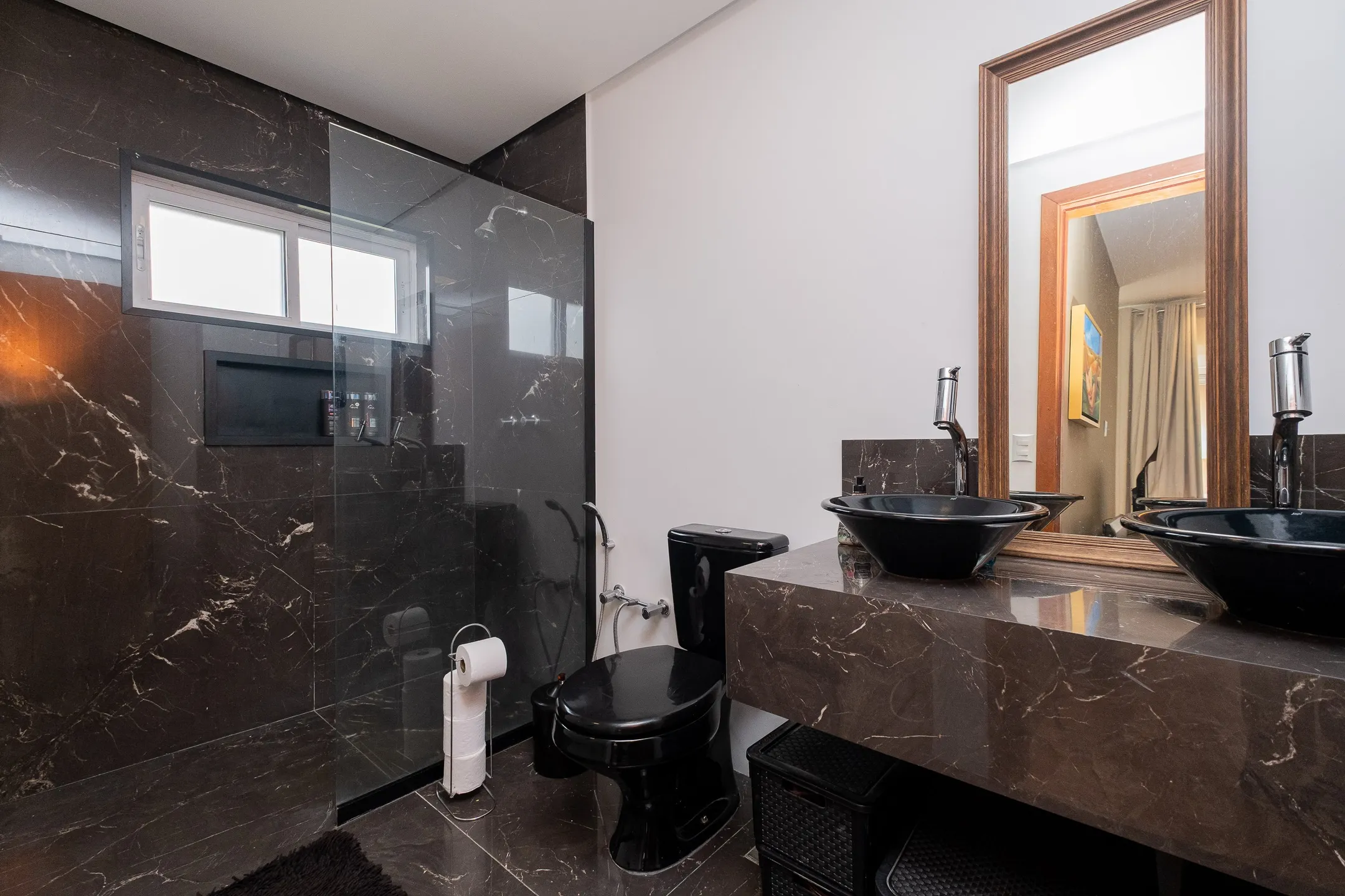 Casa mobiliada à venda no Lagos de São Gonçalo, Pelotas - 249 m², 3 quartos (sendo 2 suítes), móveis de alto padrão e área gourmet com churrasqueira. - 22