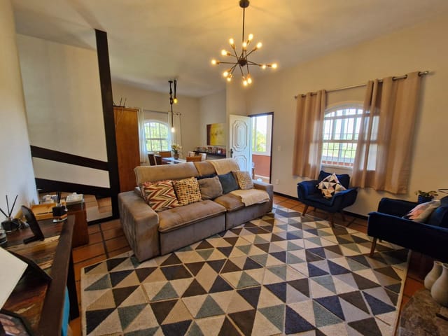 Casa com 1533m² 4 quartos e 2 banheiros, à venda, no bairro Quitandinha em Petrópolis