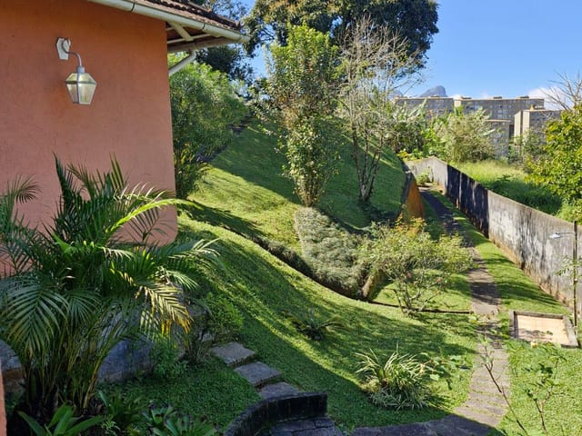 Casa com 1533m² 4 quartos e 2 banheiros, à venda, no bairro Quitandinha em Petrópolis