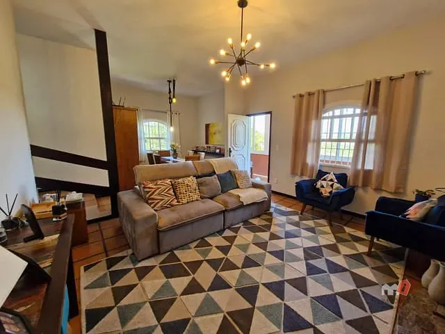 Casa com 1533m² 4 quartos e 2 banheiros, à venda, no bairro Quitandinha em Petrópolis