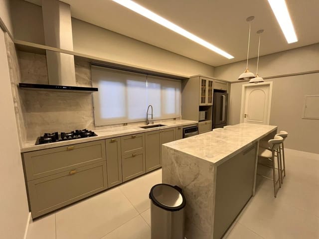 Casa com 450m² 4 quartos e 2 banheiros, à venda, no bairro Urbanova em São José dos Campos