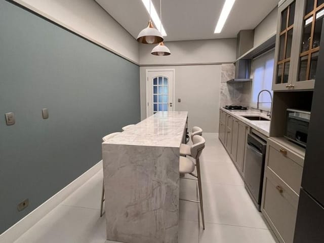 Casa com 450m² 4 quartos e 2 banheiros, à venda, no bairro Urbanova em São José dos Campos