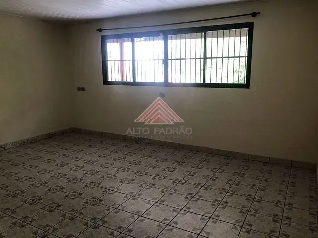Casa com 240m² 4 quartos e 1 banheiro, à venda, no bairro Matriz em Mauá
