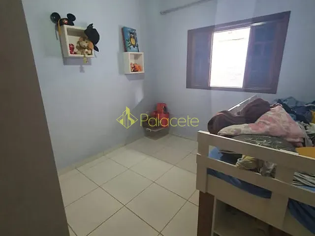 Casa com 200m² 2 quartos e 2 banheiros, à venda, no bairro Água Preta em Pindamonhangaba