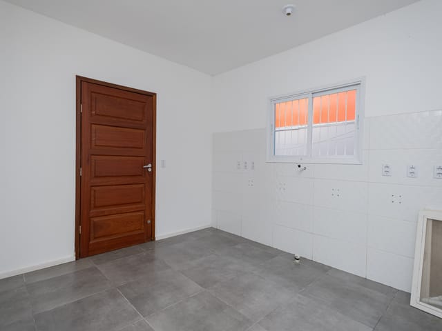 Casa 2 quartos e 1 banheiro, para alugar, no bairro Laranjal em Pelotas