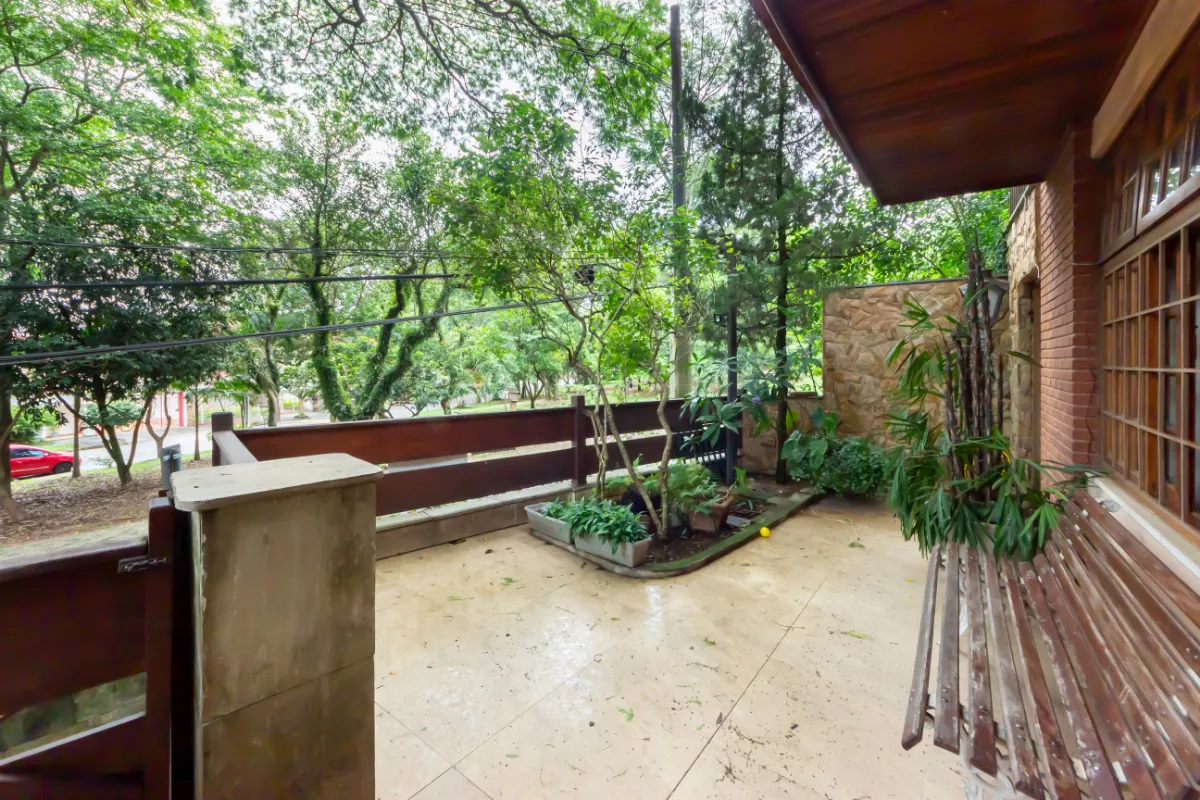 Casa para venda em Vila Madalena com 4 quartos, sendo 2 suítes, 254m²