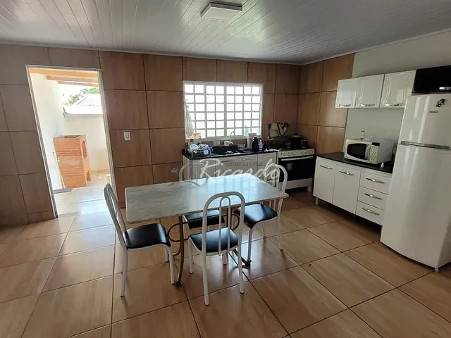 Casa 3 quartos e 2 banheiros, à venda, no bairro Conjunto Tropical em Arapongas