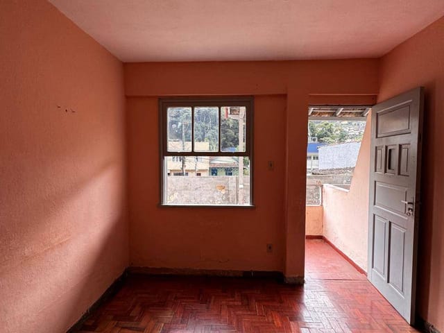 Casa 2 quartos e 1 banheiro, para alugar, no bairro Quissama em Petrópolis