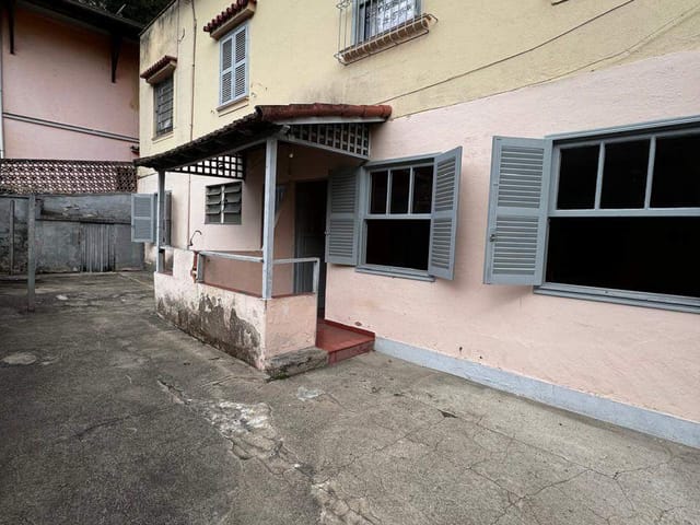 Casa 2 quartos e 1 banheiro, para alugar, no bairro Quissama em Petrópolis