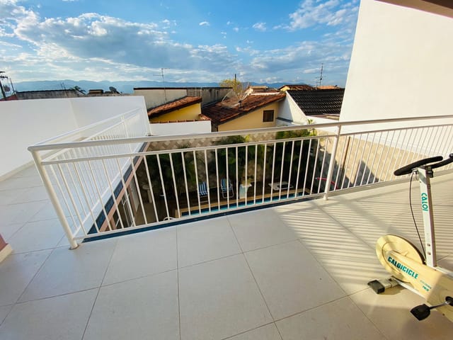 Casa com 250m² 4 quartos e 3 banheiros, à venda, no bairro Residencial Mombaça em Pindamonhangaba