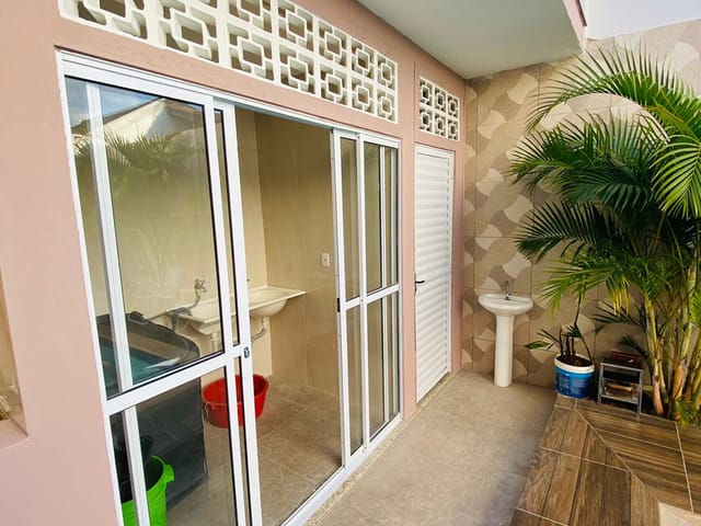 Casa com 250m² 4 quartos e 3 banheiros, à venda, no bairro Residencial Mombaça em Pindamonhangaba