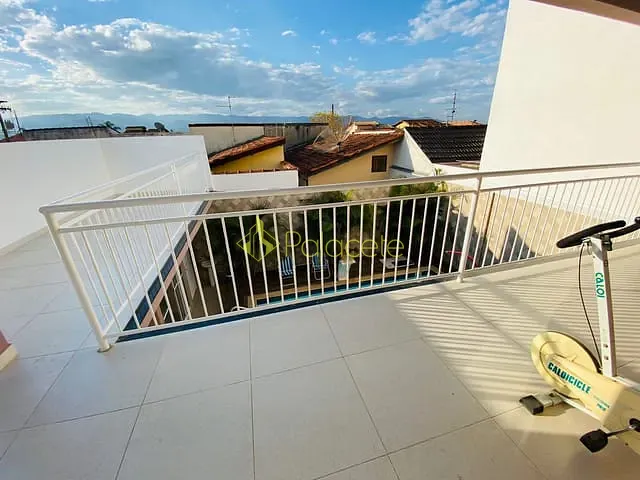 Casa com 250m² 4 quartos e 3 banheiros, à venda, no bairro Residencial Mombaça em Pindamonhangaba