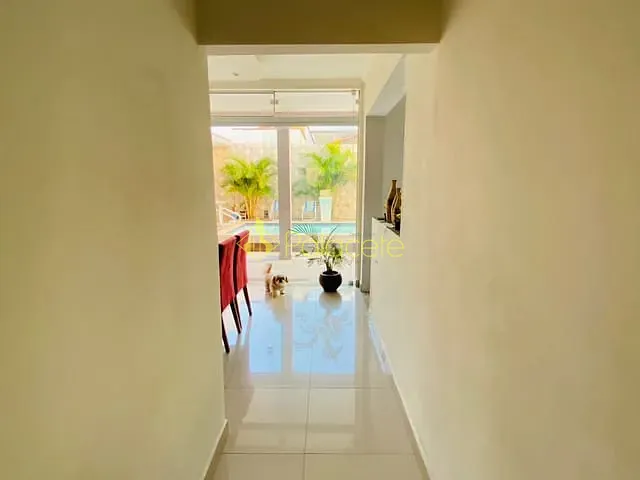 Casa com 250m² 4 quartos e 3 banheiros, à venda, no bairro Residencial Mombaça em Pindamonhangaba